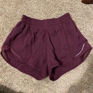 Lululemon Hotty Hot Short 2.5”
